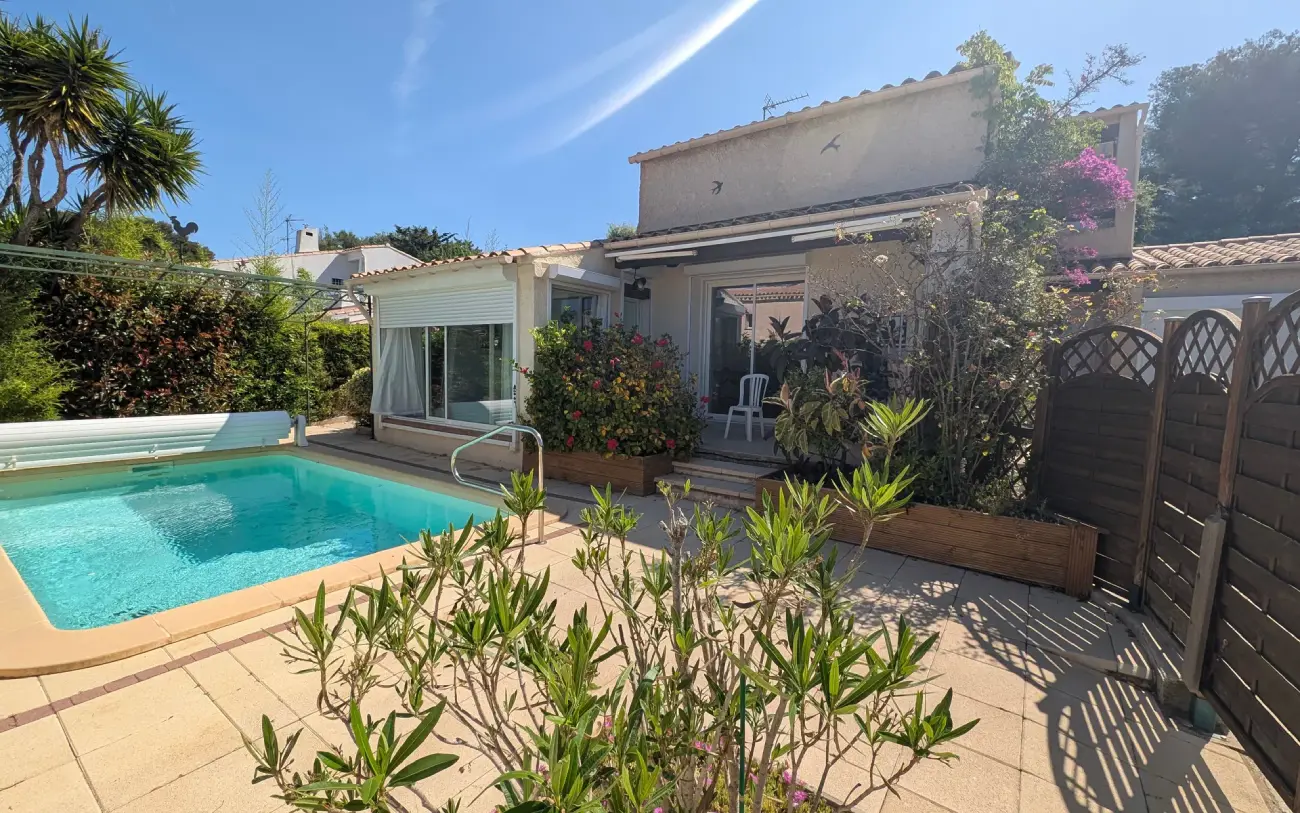 maison à vendre avec piscine à Bandol